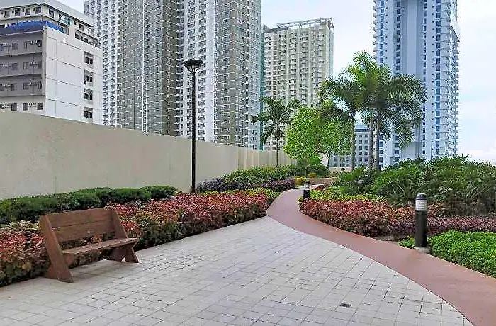 Hotel 12th-floor 1br At Avida Tower 1, It Park Cebu.