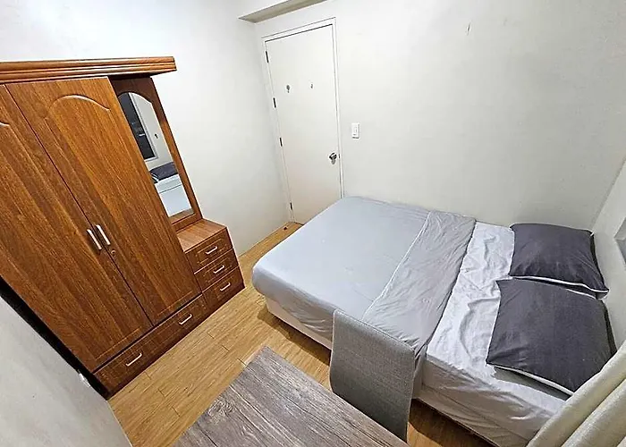 Hotel 12th-floor 1br At Avida Tower 1, It Park Cebu.